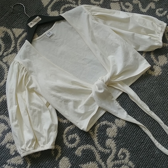 ARITZIA front tie mid length puff sleeve cream top - Picture 7 of 7